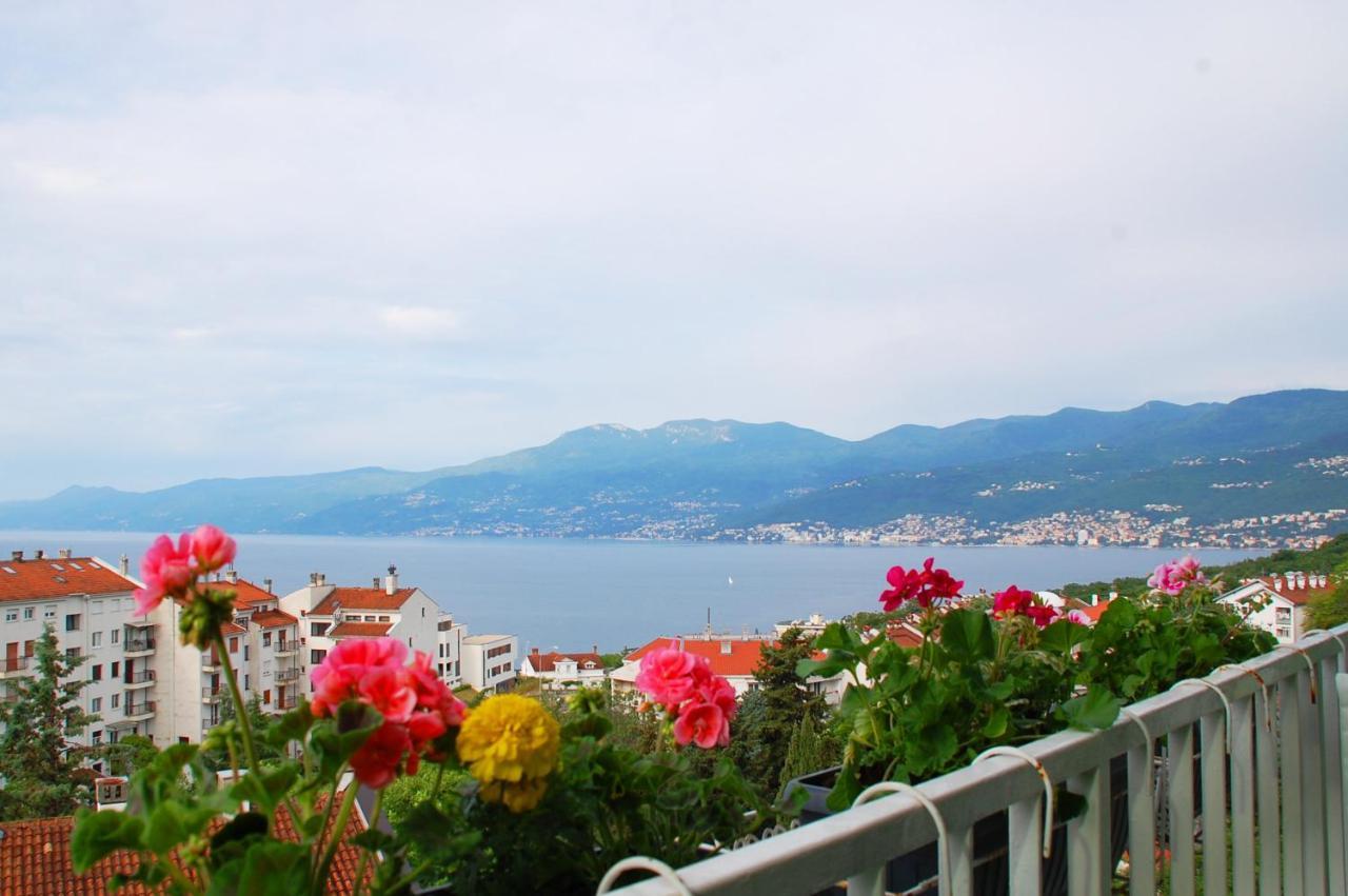 Apartment Rijeka With Sea View Exterior photo